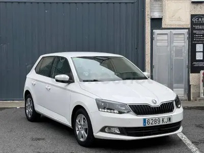 Usado Skoda Fabia Ambition 95 CV (69 kW) 2018 Blanco Berlina