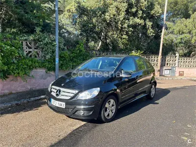 Usado Mercedes B180 Sport Edition 109 CV (80 kW) 2010 Negro Monovolumen