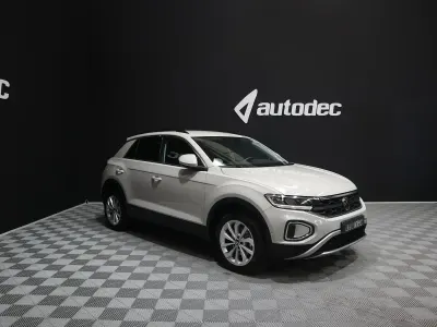 Usado VW T-Roc Life 150 CV (110 kW) 2023 Blanco SUV