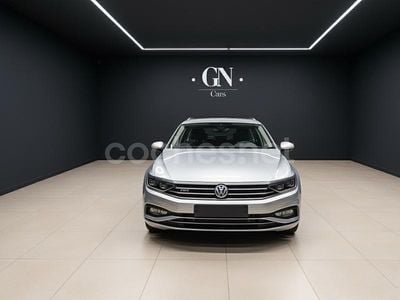 Usado VW Passat Sportline 190 CV (139 kW) 2019 Gris / plata Familiar