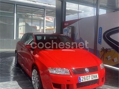Usado Fiat Stilo 140 CV (102 kW) 2005 Rojo Berlina