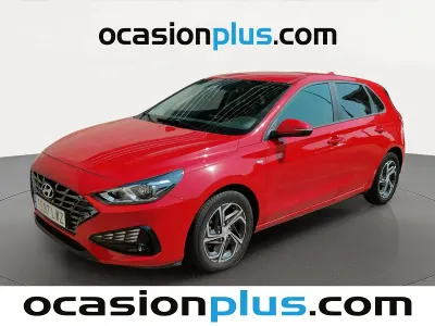 Usado Hyundai i30 120 CV (88 kW) 2022 Rojo Utilitario