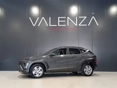 Usado Hyundai Kona 120 HP (88 kW) 2024 Cinzento SUV