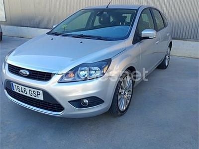 Usado Ford Focus Titanium 109 CV (80 kW) 2009 Gris / plata Berlina