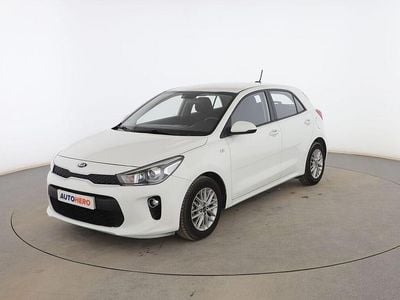 Usado Kia Rio 85 CV (62 kW) 2018 Blanco Utilitario