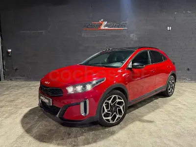 Usado Kia XCeed GT-Line 136 CV (100 kW) 2023 Granate SUV