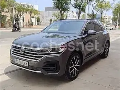 Usado VW Touareg R-line 286 CV (210 kW) 2020 Gris / plata SUV