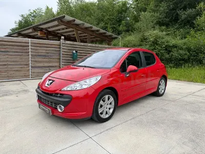 Usado Peugeot 207 Premium 120 CV (88 kW) 2007 Rojo Berlina