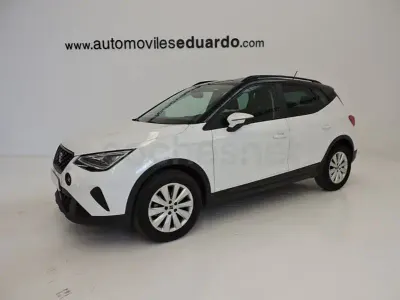 Usado Seat Arona Style 110 CV (80 kW) 2021 Blanco SUV