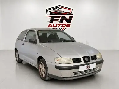 Usado Seat Ibiza Sport 100 CV (73 kW) 2002 Gris / plata Utilitario
