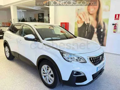 Usado Peugeot 3008 Allure 130 CV (95 kW) 2019 Blanco SUV