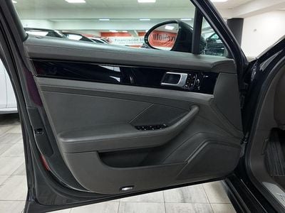 Porsche Panamera 4
