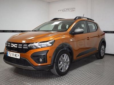 Usado Dacia Sandero Expression 101 CV (74 kW) 2023 Naranja Berlina
