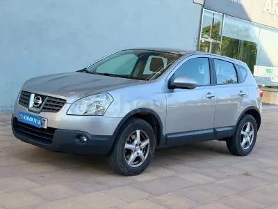 Usado Nissan Qashqai Tekna 140 CV (102 kW) 2009 Beige SUV