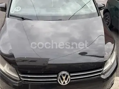 Begagnad VW Touran Sport 140 HK (102 kW) 2013 Svart Minibuss