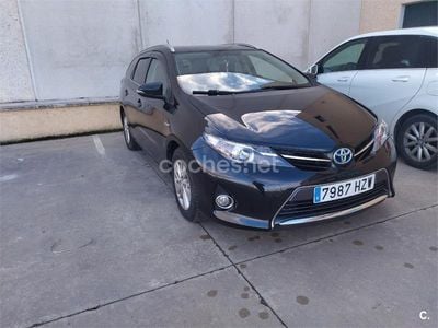 Toyota Auris Hybrid