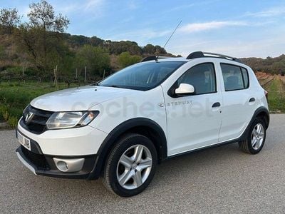 Usado Dacia Sandero Stepway 90 CV (66 kW) 2016 Blanco Berlina