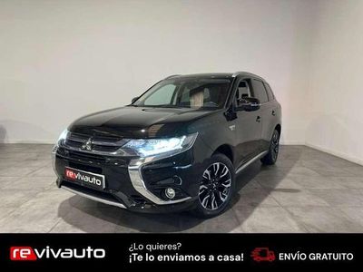 Usado Mitsubishi Outlander P-HEV 227 CV (166 kW) 2018 Negro SUV
