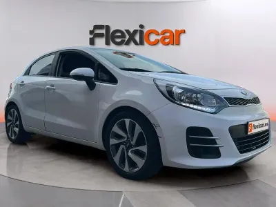 Usado Kia Rio 84 CV (61 kW) 2016 Blanco Utilitario