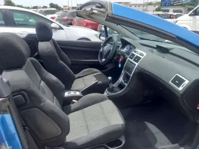 Usado Peugeot 307 CC 137 CV (100 kW) 2004 Azul Descapotable