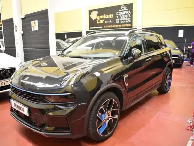 Usado Lynk & Co 01 261 CV (191 kW) 2023 Negro SUV