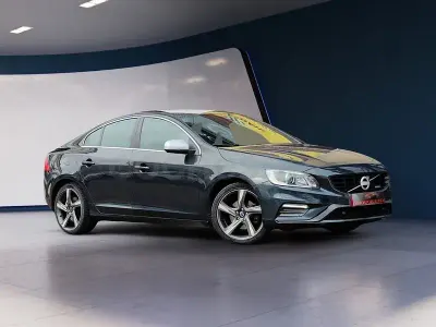 Usado Volvo S60 R-Design 136 CV (100 kW) 2013 Gris / plata Berlina