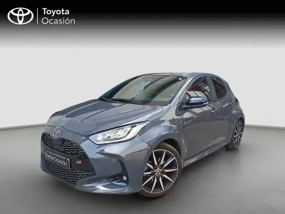 Usado Toyota Yaris Sport 130 CV (95 kW) 2025 Gris Utilitario