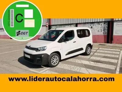 Usado Citroën Berlingo Live 102 CV (75 kW) 2022 Blanco Monovolumen