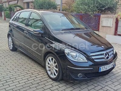 Mercedes B200