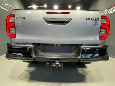 Nuevo Toyota HiLux Sport 204 CV (150 kW) 2026 Gris / plata Pickup/Camioneta