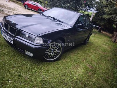 Usado BMW 325 115 CV (84 kW) 1999 Negro Berlina