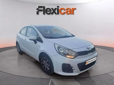 Usado Kia Rio 75 CV (55 kW) 2016 Blanco Utilitario
