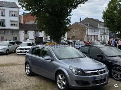 Usado Opel Astra Sport 115 CV (84 kW) 2007 Gris / plata Berlina