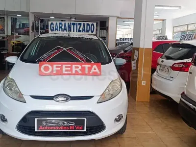 Usado Ford Fiesta Titanium 96 CV (70 kW) 2011 Blanco Berlina