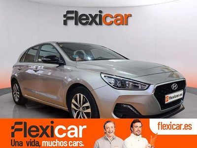 Usado Hyundai i30 GO! 120 CV (88 kW) 2018 Beige Berlina