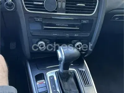Usado Audi A5 177 CV (130 kW) 2012 Gris / plata Coupe