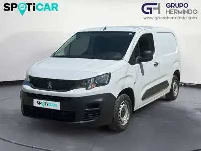 Usado Peugeot Partner 100 CV (73 kW) 2023 Blanco Monovolumen