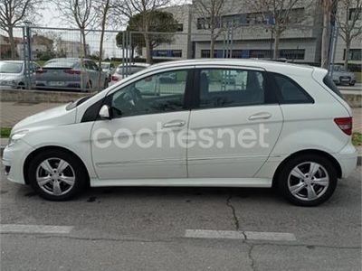 Mercedes B200