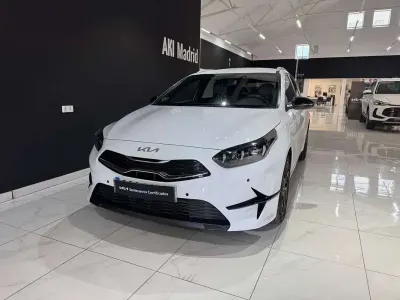 Usado Kia Ceed Style 101 CV (74 kW) 2025 Blanco Utilitario