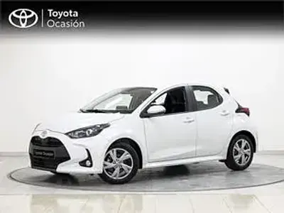 Usado Toyota Yaris Hybrid Active 116 CV (85 kW) 2025 Blanco