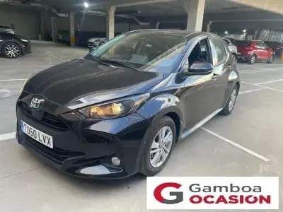 Usado Toyota Yaris Active 115 CV (84 kW) 2022 Negro Utilitario