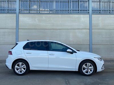Usado VW Golf VIII Life 115 HP (84 kW) 2021 Branco Sedan