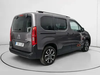 Usado Citroën Berlingo Feel 130 CV (95 kW) 2020 Gris Monovolumen