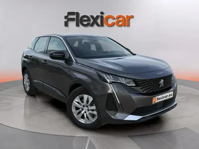 Usado Peugeot 3008 Active 131 CV (96 kW) 2022 Gris SUV