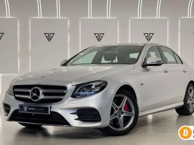 Usado Mercedes E300 306 CV (225 kW) 2019 Plateado Berlina