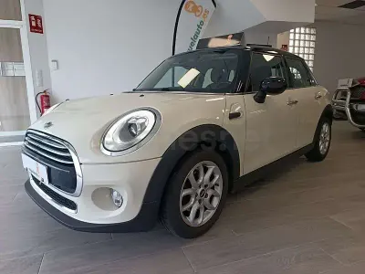 Usado Mini Cooper D 116 CV (85 kW) 2017 Beige Utilitario