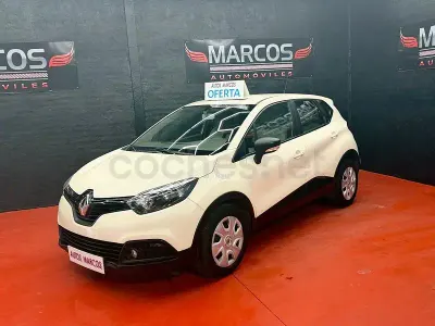 Usado Renault Captur Intens 90 CV (66 kW) 2014 Beige SUV