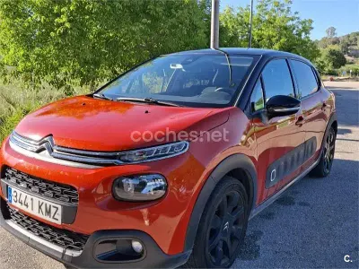 Usado Citroën C3 Shine 99 CV (72 kW) 2018 Rojo Utilitario