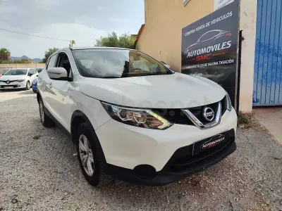 Usado Nissan Qashqai N-Connecta 130 CV (95 kW) 2015 Blanco SUV