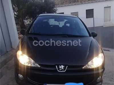 Usado Peugeot 206 90 CV (66 kW) 2006 Negro Berlina